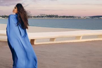 Toile 4 - Femme robe bleue