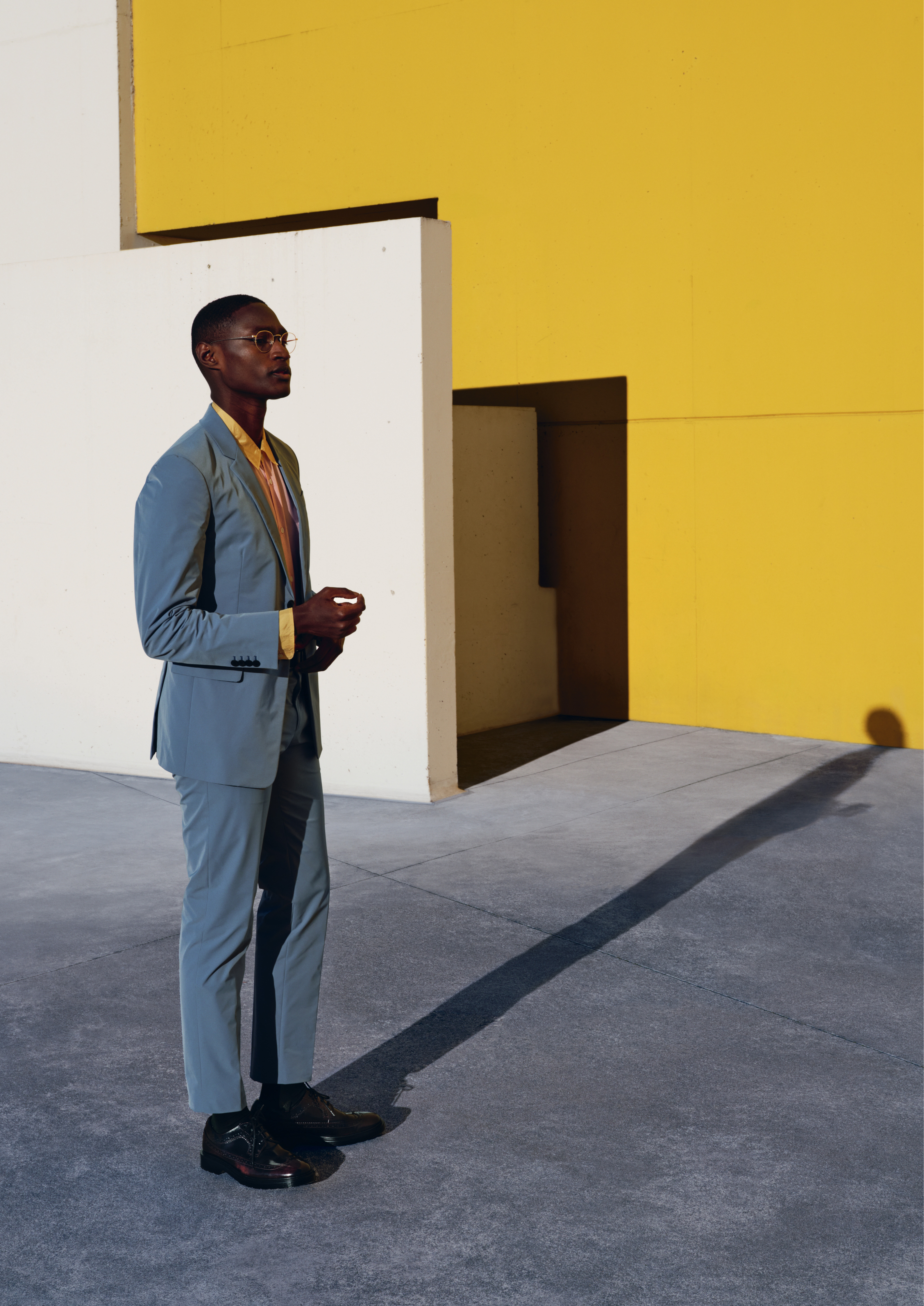 Toile 5 - Homme mur jaune