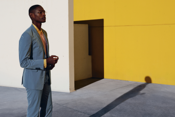 Toile 5 - Homme mur jaune